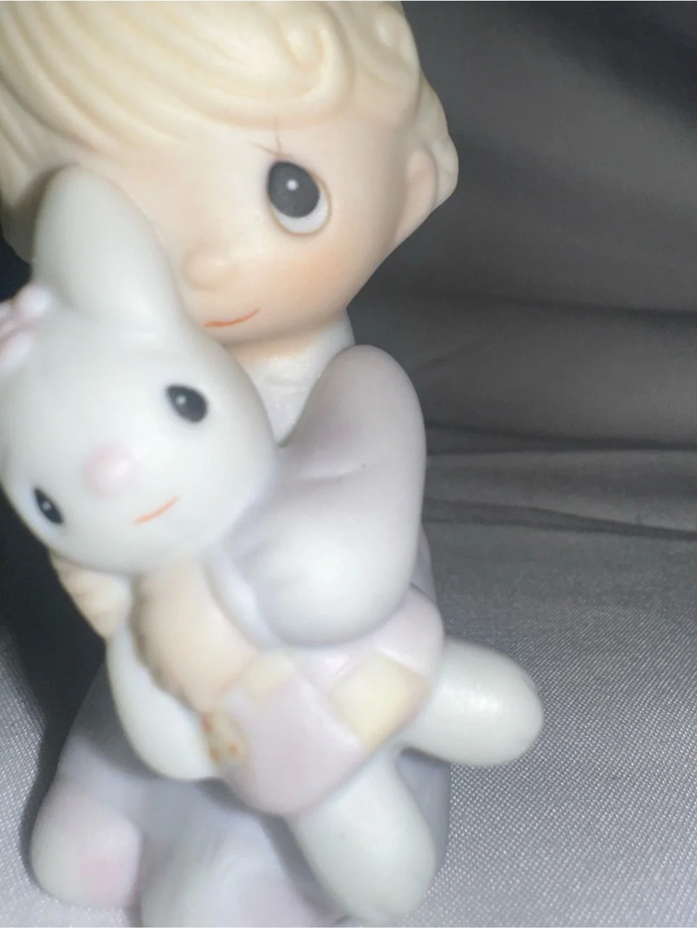 Precious Moments Jesus Loves Me E-9279 Girl Bunny 1982 Vintage Figurine
